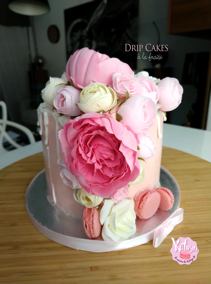 floral-drip-cake